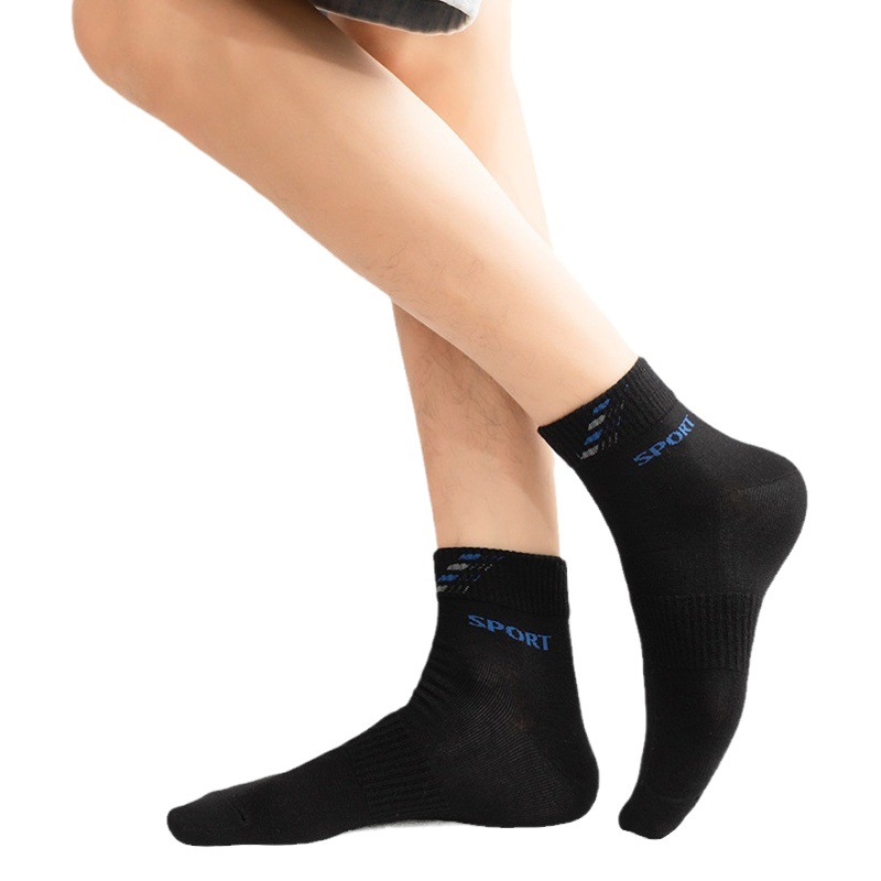 Suministro directo de fábrica al por mayor de una pieza envío gratuito desodorante para hombres calcetines de algodón de media pantorrilla transpirable absorbente de sudor doble aguja calcetines deportivos de color sólido