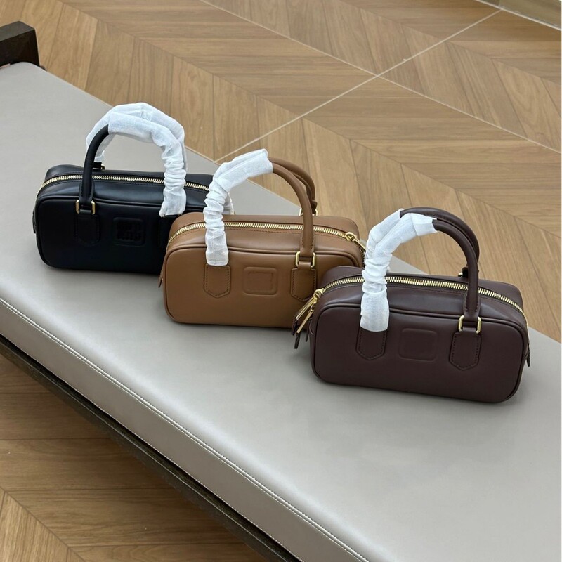 Dongguan Goods! Miu Genuine Leather Bowling Handbag High-Quality Texture Crossbody Bag Boston Pillow Women's Bag