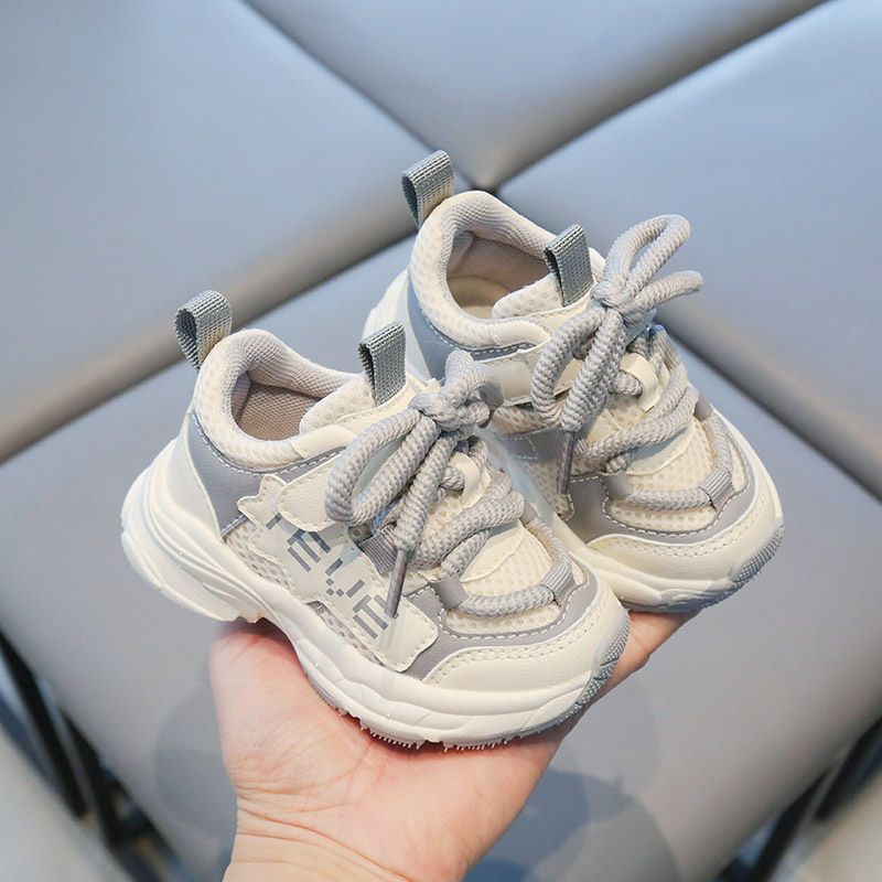 Calzado deportivo para niños primavera y otoño nuevo estilo niño transpirable antideslizante zapatos individuales guapos mujer bebé todo fósforo zapatos casuales coreanos marea