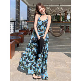法式海边度假风蓝色碎花吊带连衣裙女2026夏季新款气质绝美沙滩裙