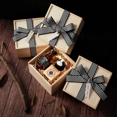 customized Wooden box originality wooden  Souvenir  pine Wooden box Pull out Souvenir  Bridesmaid wedding Gift box