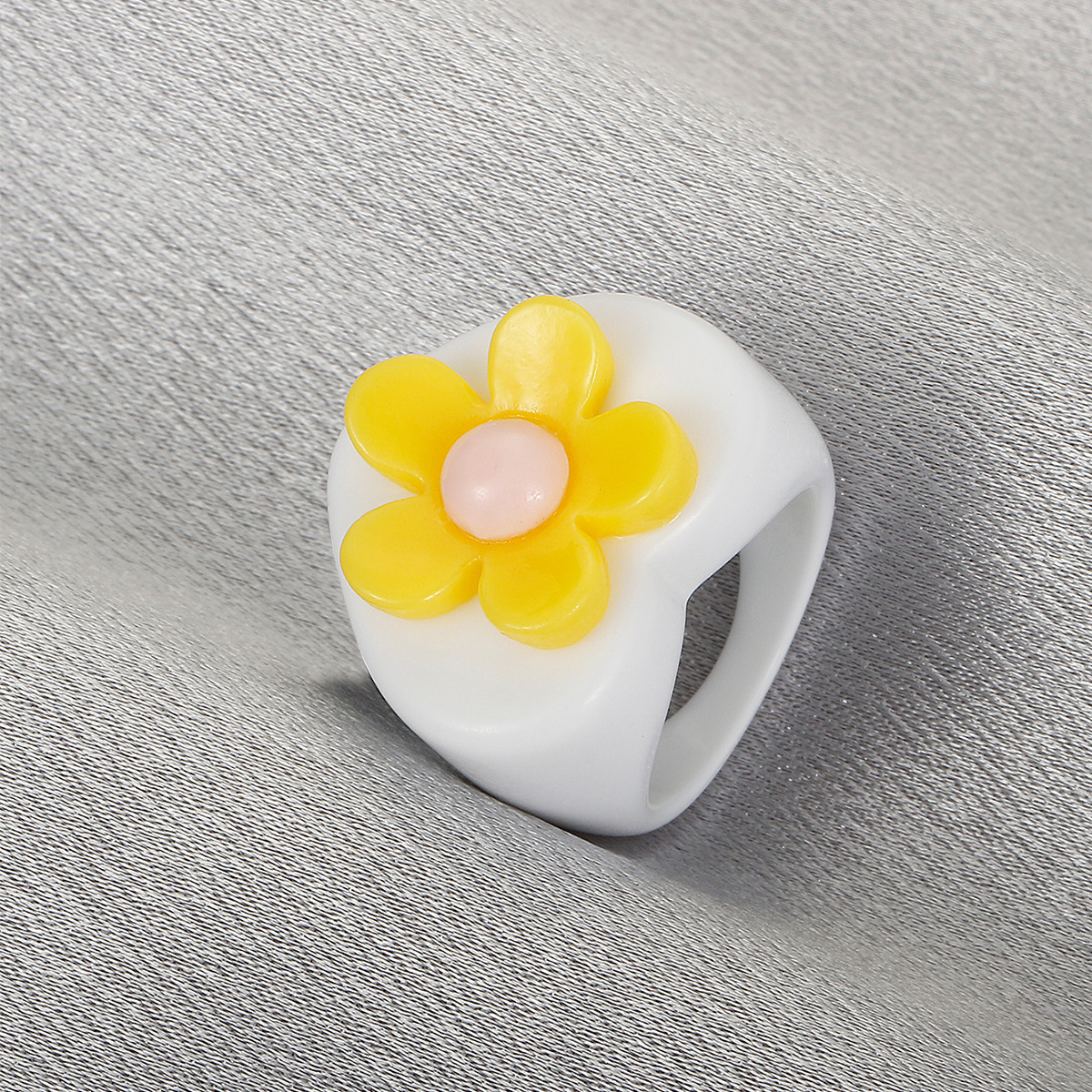 New Acrylic Geometric Flower Resin Ring Wholesale Nihaojewelry display picture 8