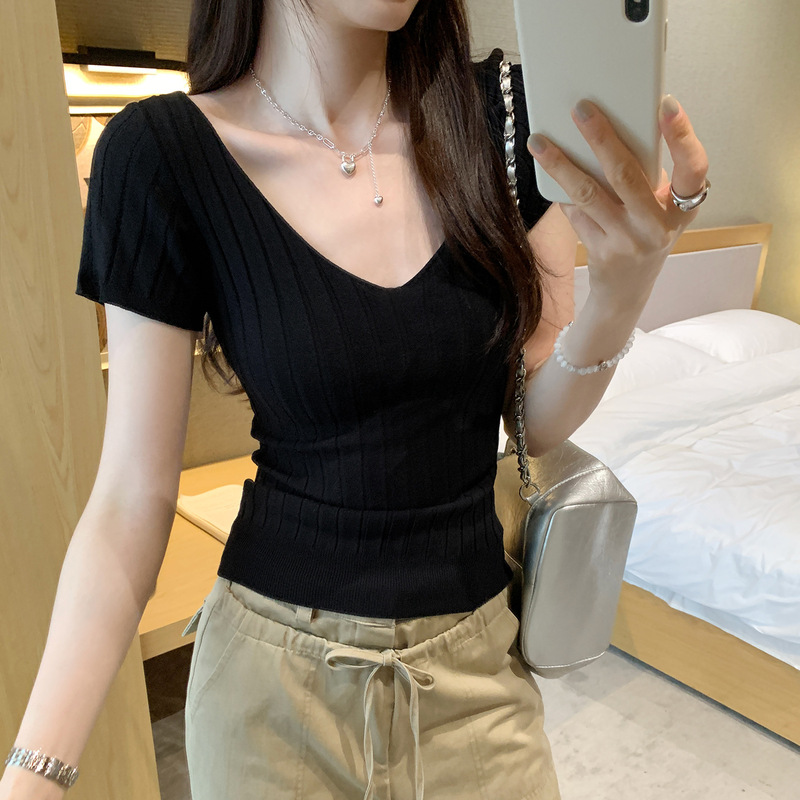 法式V领收腰针织衫t恤女夏季2025新款设计感坑条显瘦修身绝美上衣|undefined