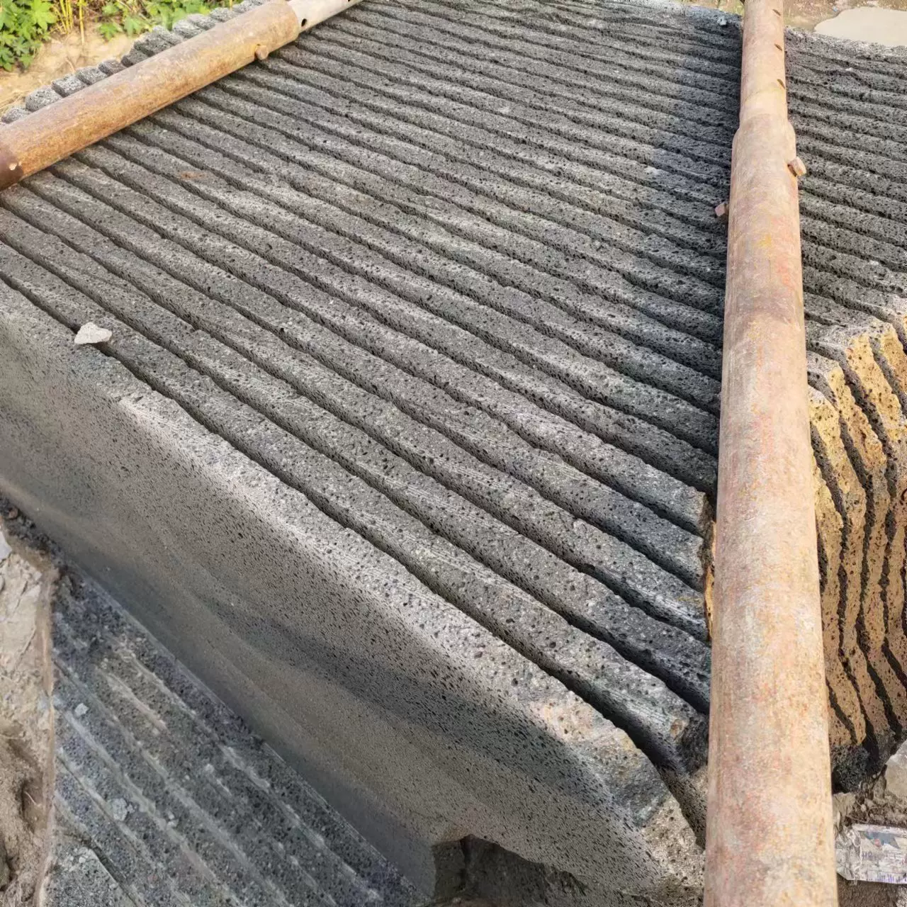 火山石板庭院地砖别墅户外院子地铺石火山岩砖室外花园防滑地砖