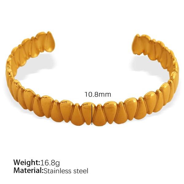 Adjustable golden bracelet