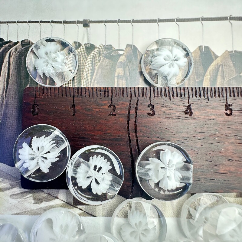 In-Stock Resin Small Buttons Transparent Flower Buttons Women's Shirt Buttons Cheongsam Buttons Sweater Buttons Clothing Buttons Flowers