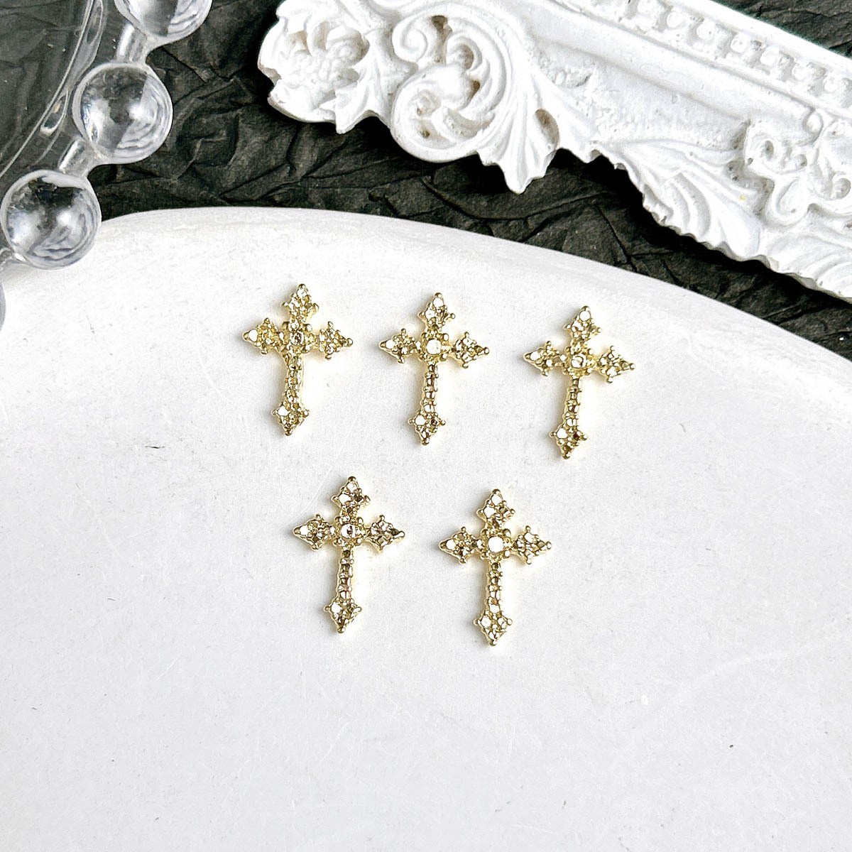 Ventas transfronterizas de joyas de manicuría cruces oro y plata super brillante diamante completo retro punk cruces joyas accesorios diy