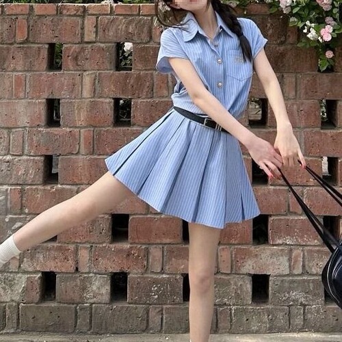 Korean-style college wind dress for women, summer new arrival, absolutely beautiful, super stylish, striped short-sleeve pleated skirt, short dress