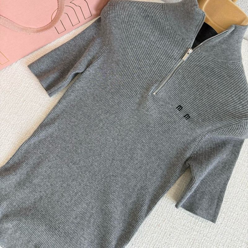 【蕞高品质】半开拉链针织缪风字母提花羊毛针织衫高端女装高品质|undefined