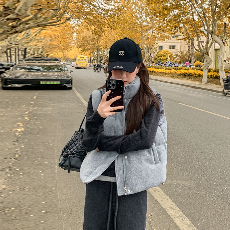 2026 Autumn and Winter New Style Gray Woolen High-End Slimming Thickened down Cotton Vest for Women, Fashionable Outerwear Vest