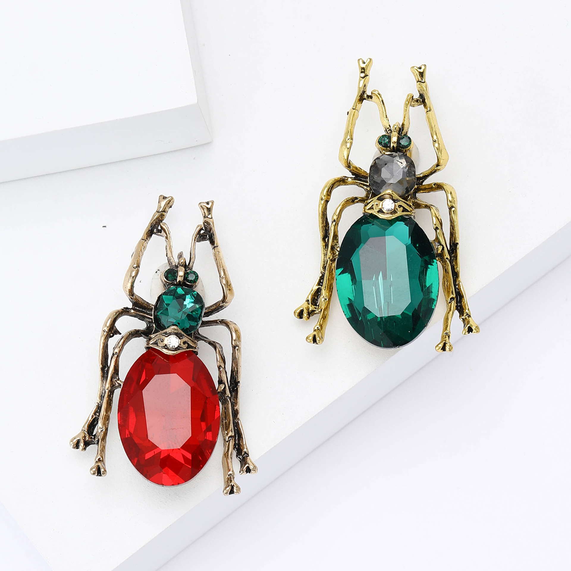 20g Weight Retro Lady Pin Insect Alloy Unisex Corsage Brooches