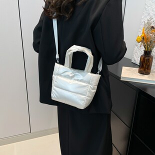 Ůʿ���s�p���޷����¿�A���ּ�б�������ˇ܇�p���μ�б���