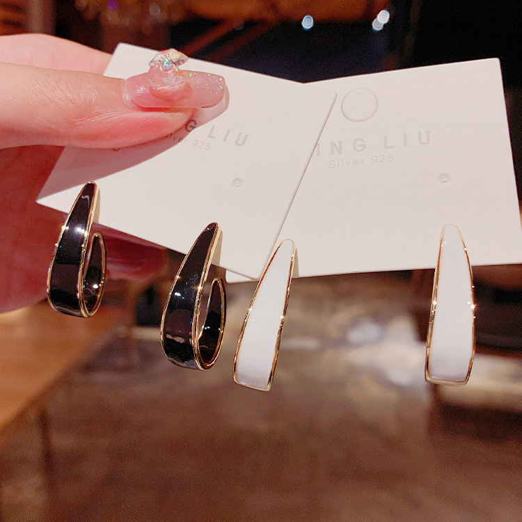 new drip glaze black white U-shaped earrings
