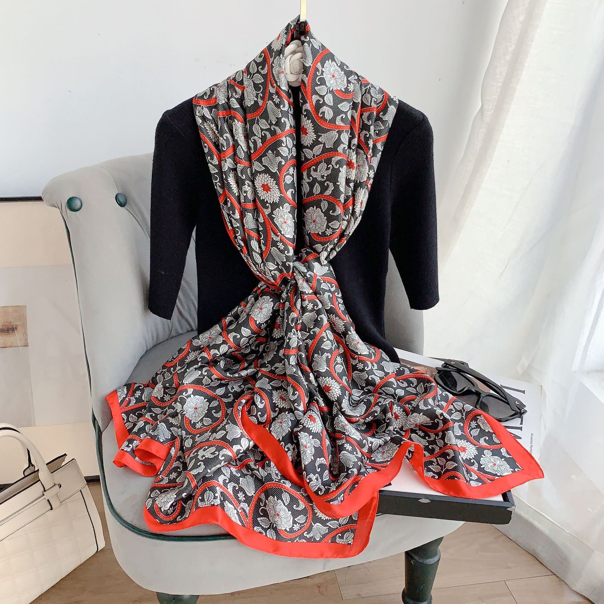 Bufanda de seda impresa de moda de estilo coreano para mujer bufanda de protección solar fina de verano chal de habitación con aire acondicionado al aire libre en stock