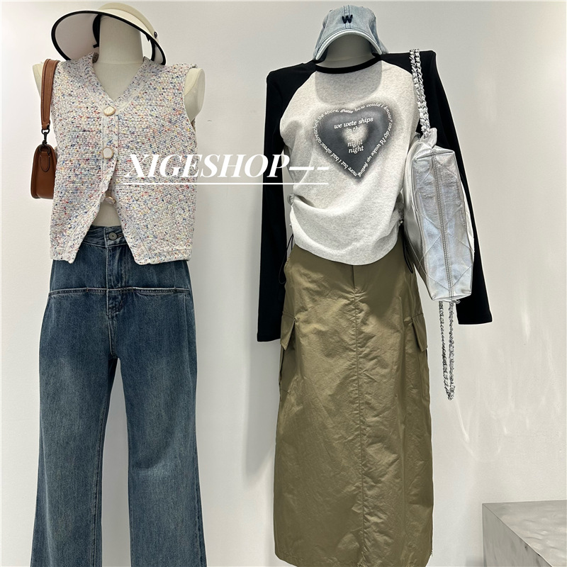 Estilo de Chanel con cuello en V Chaleco de punto cardigan de las mujeres del otoño desgaste exterior colorido hilado de alta Ji sentido split corto Chaleco de estilo occidental