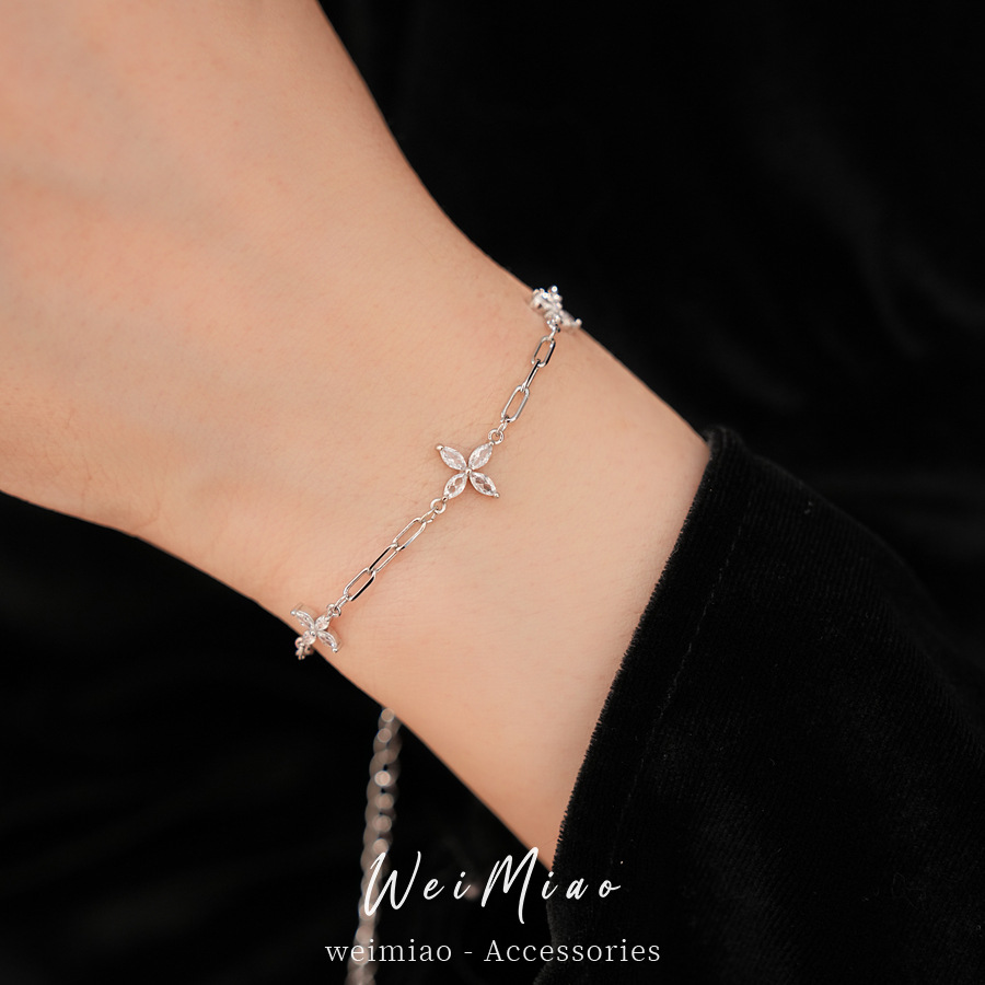 Zircon hueco pulsera de flores ligera de lujo nicho de alto nivel pulsera de sensación de viento frío personalidad de moda joyería al por mayor