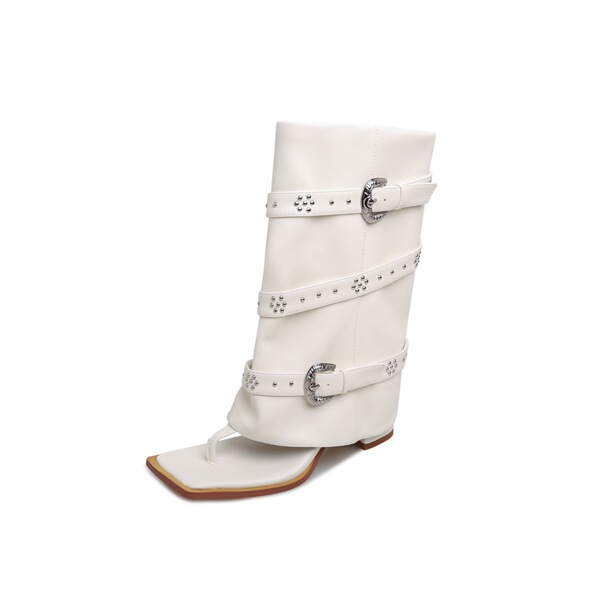 Belt heels pointed-toe with studs