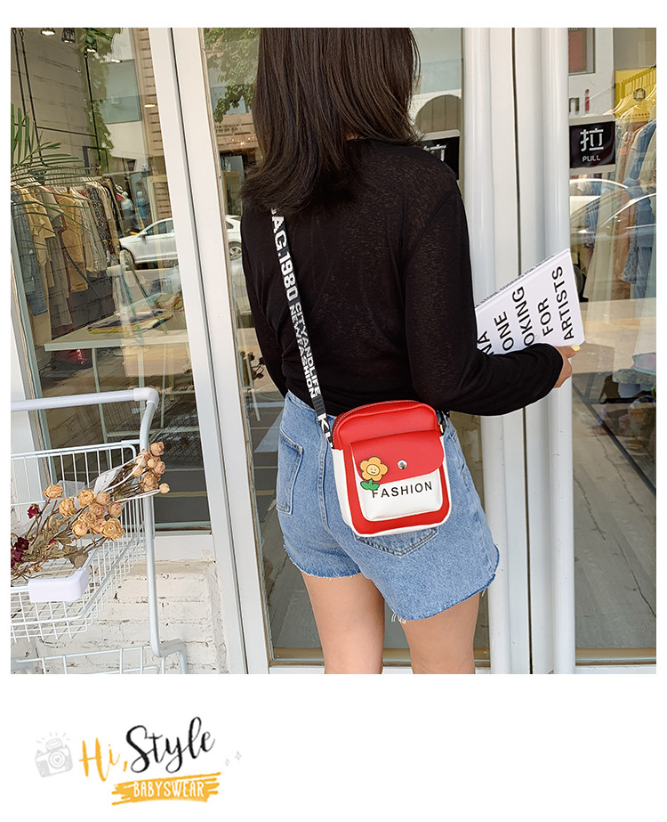 Wholesale of new Korean-style small square bags, cute single-shoulder bags for export, wide-shoulder crossbody bags, cosmetic bags, mobile phone bags and women's bags undefined