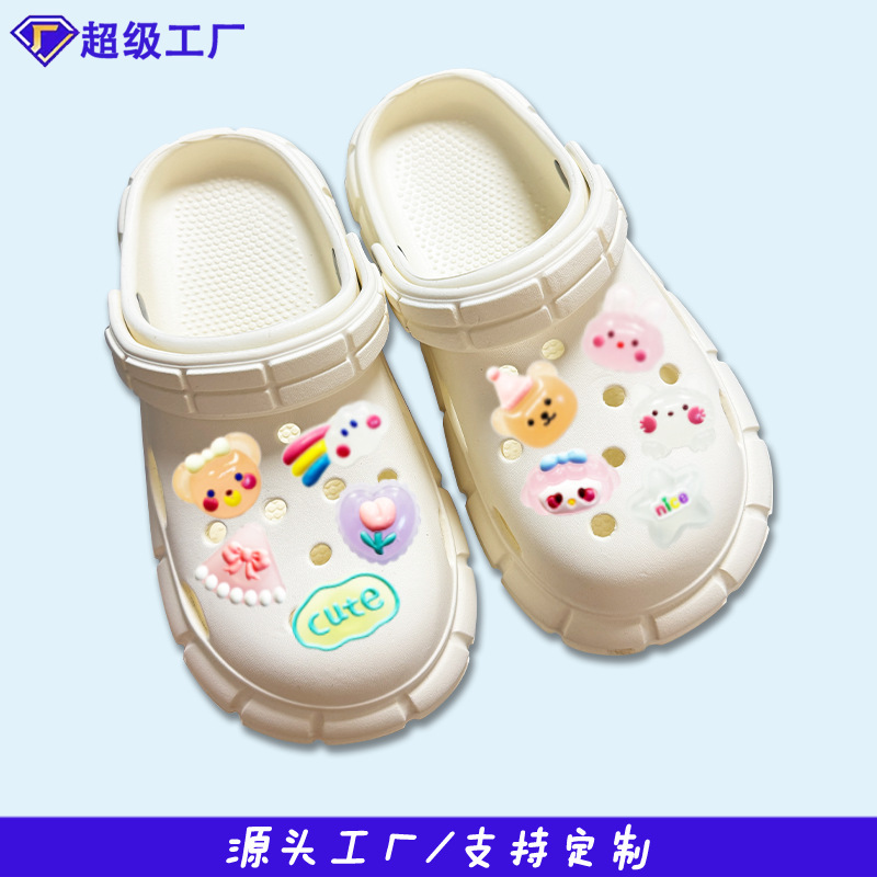 工場直販の売れ筋かわいいクロスシューズ、花柄の柔らかいゴム素材、高級靴バックル、パーソナライズされた下駄アクセサリー|undefined