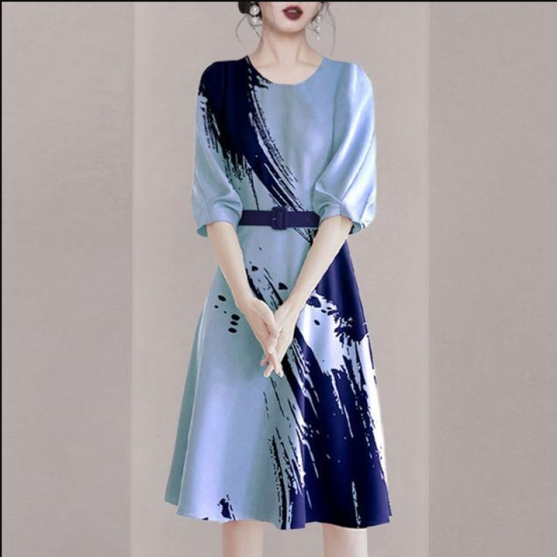 时尚气质显瘦蓝色印花连衣裙女装2023新款高级感修身中长裙夏