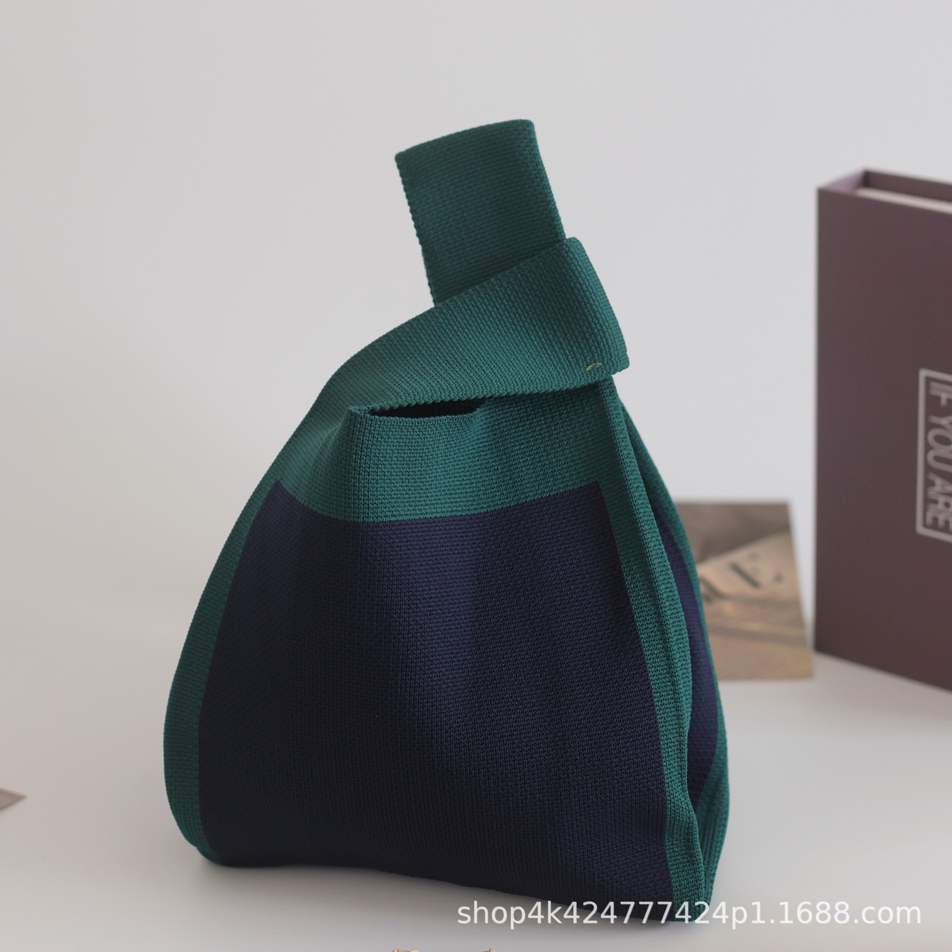 INS bolso de celebridad de Internet bolso de cubo de lana de punto para mujer bolso de mano casual bolso de mano de estilo japonés y coreano bolsa de Almuerzo