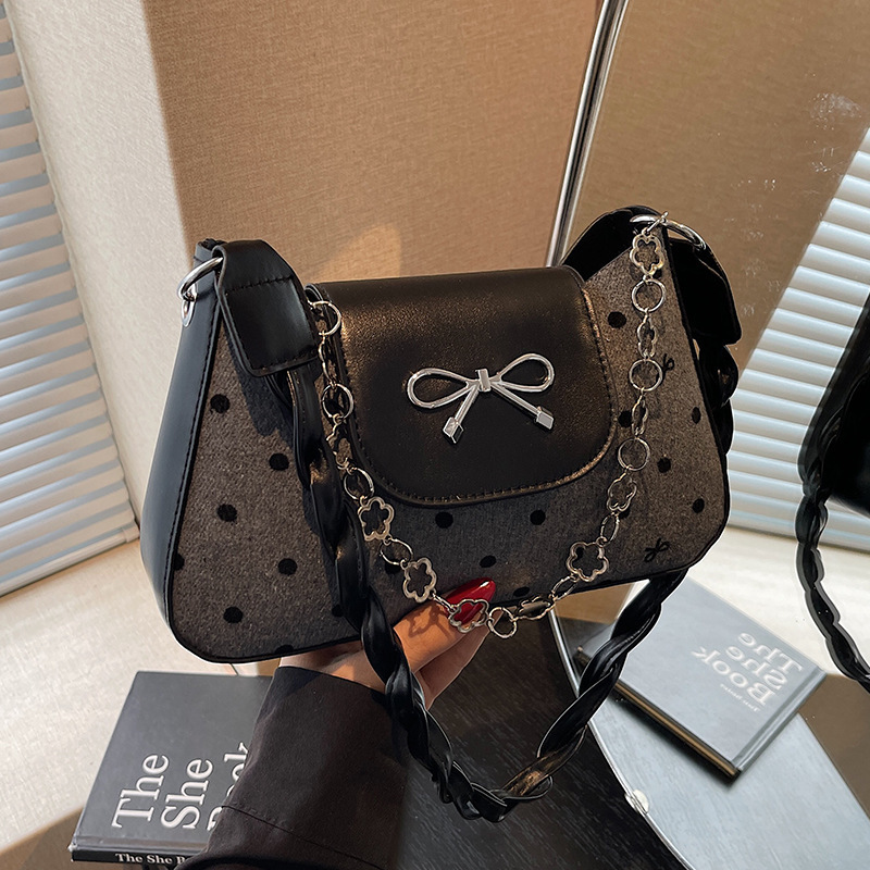 クロスボーダーニッチ軽量脇バッグ女性用 2025 新しいシングルショルダークロスボディバッグ西洋スタイル多用途リボン小さな正方形バッグ|undefined