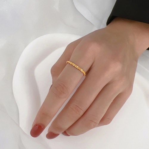 Gypsophila ring for women, titanium steel plated with 18k gold, sparkling, unfading, simple, light luxury, niche design