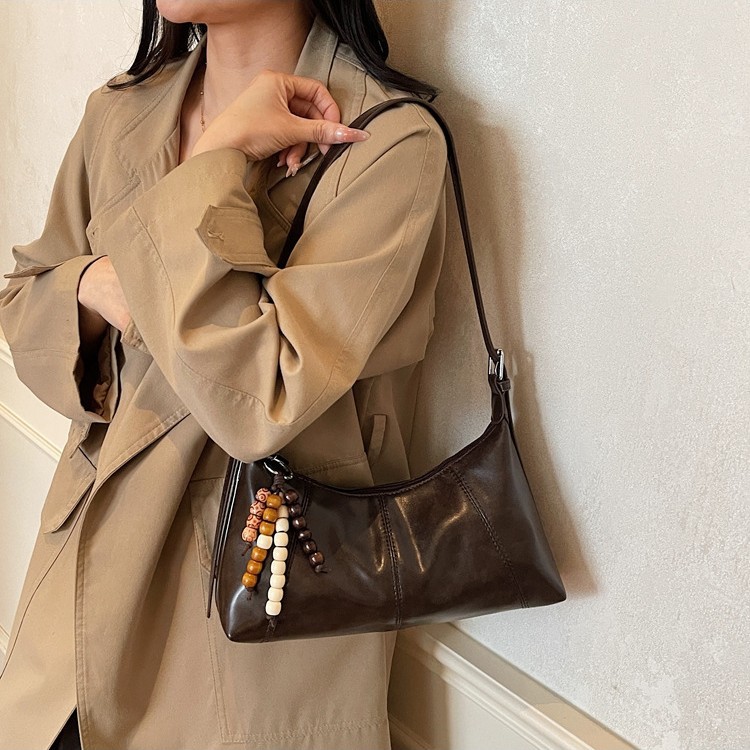 Retro Oil Wax Leather Baguette Bag 2026 New Arrival Niche Design Underarm Bag Versatile Beaded Charm Shoulder Bag - Thumbnail 3
