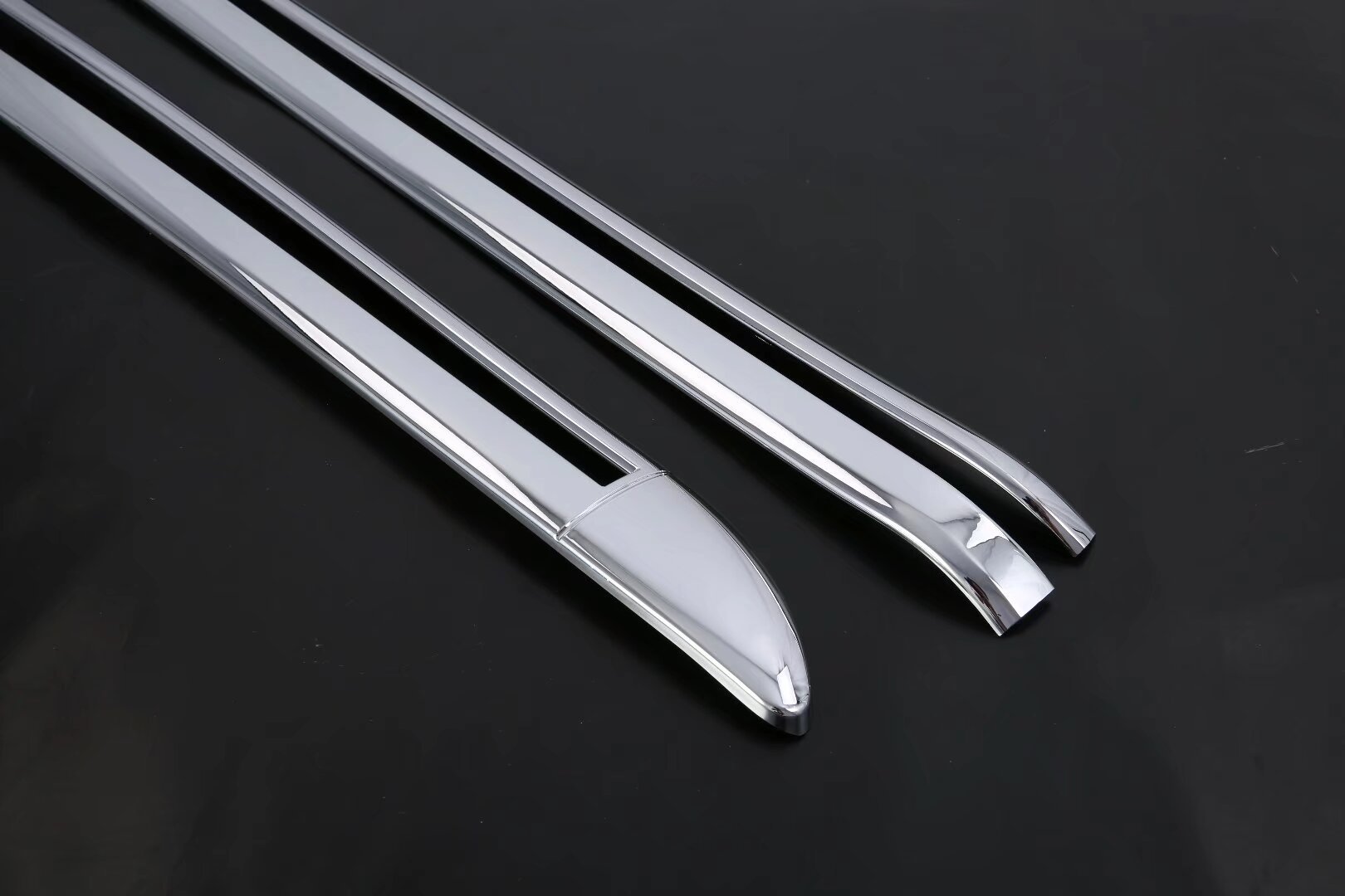 18NV200 body slide rail trim decoration suitable for Nissan NV200 middle door rail door panel bright strip modification sticker