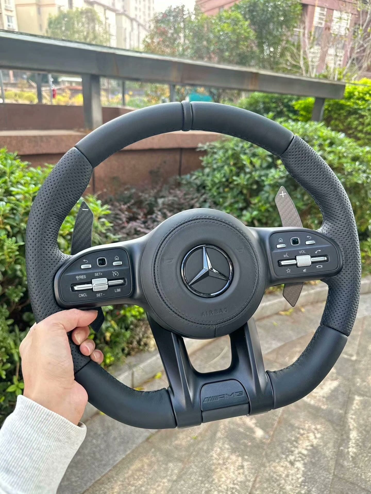 Used for Mercedes-Benz E-Class E200 E300 E320 E260 E350 E43 E63, matte finish steering wheel modification