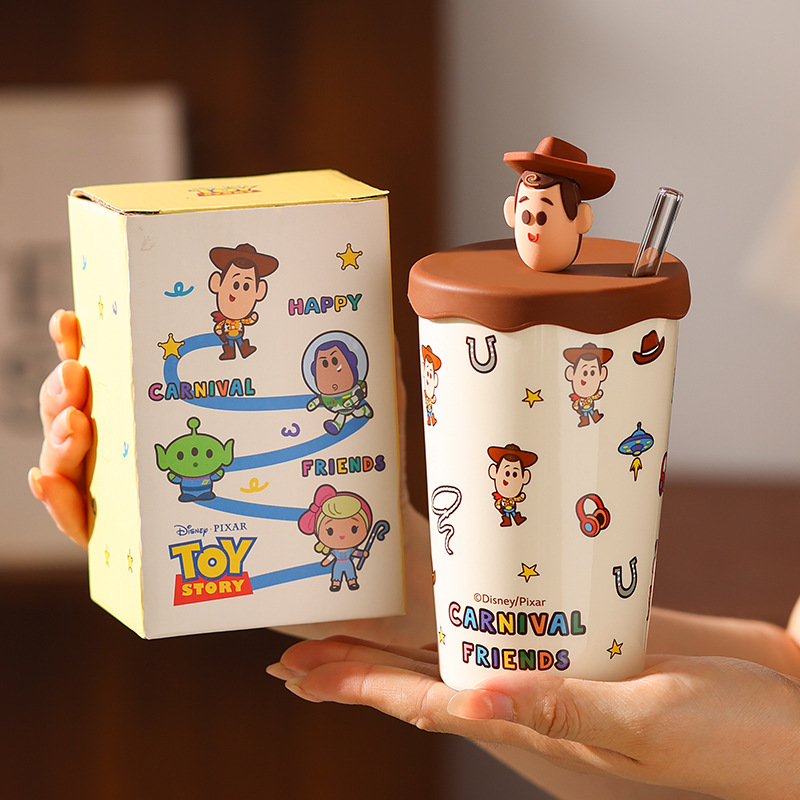Toy Story de dibujos animados con tapa de taza de agua de cerámica taza de paja de gran capacidad taza de café de pareja creativa de alto valor nominal