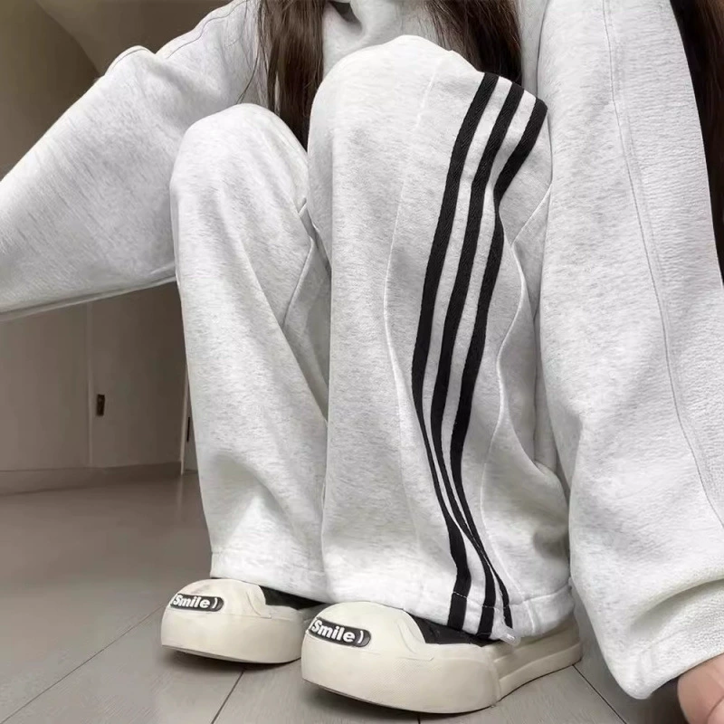 Спортивные брюки с тремя полосами и двумя носками женские 2024 весной новые высокие талии тонкие широкие брюки для ног