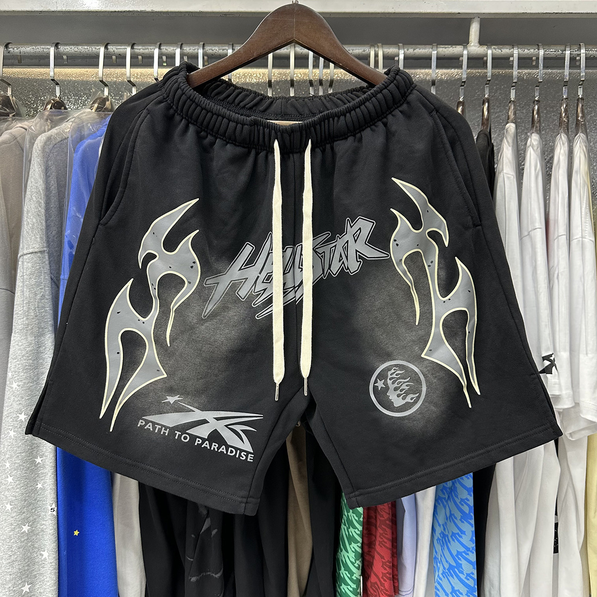 Hell Star lavando y desgastando pantalones cortos casuales 2024 verano nuevo estilo marca de moda europea y americana hip-hop pantalones de cinco puntos hombres y mujeres