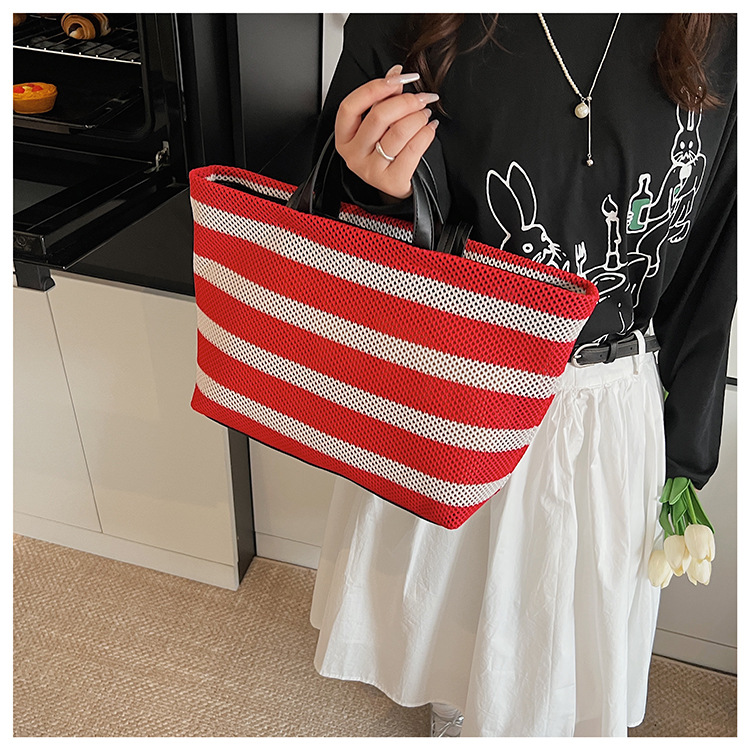Fashionable large-capacity commuting bag for women 2025 new style, single-shoulder bag for going out to work, casual color-blocking tote bag undefined