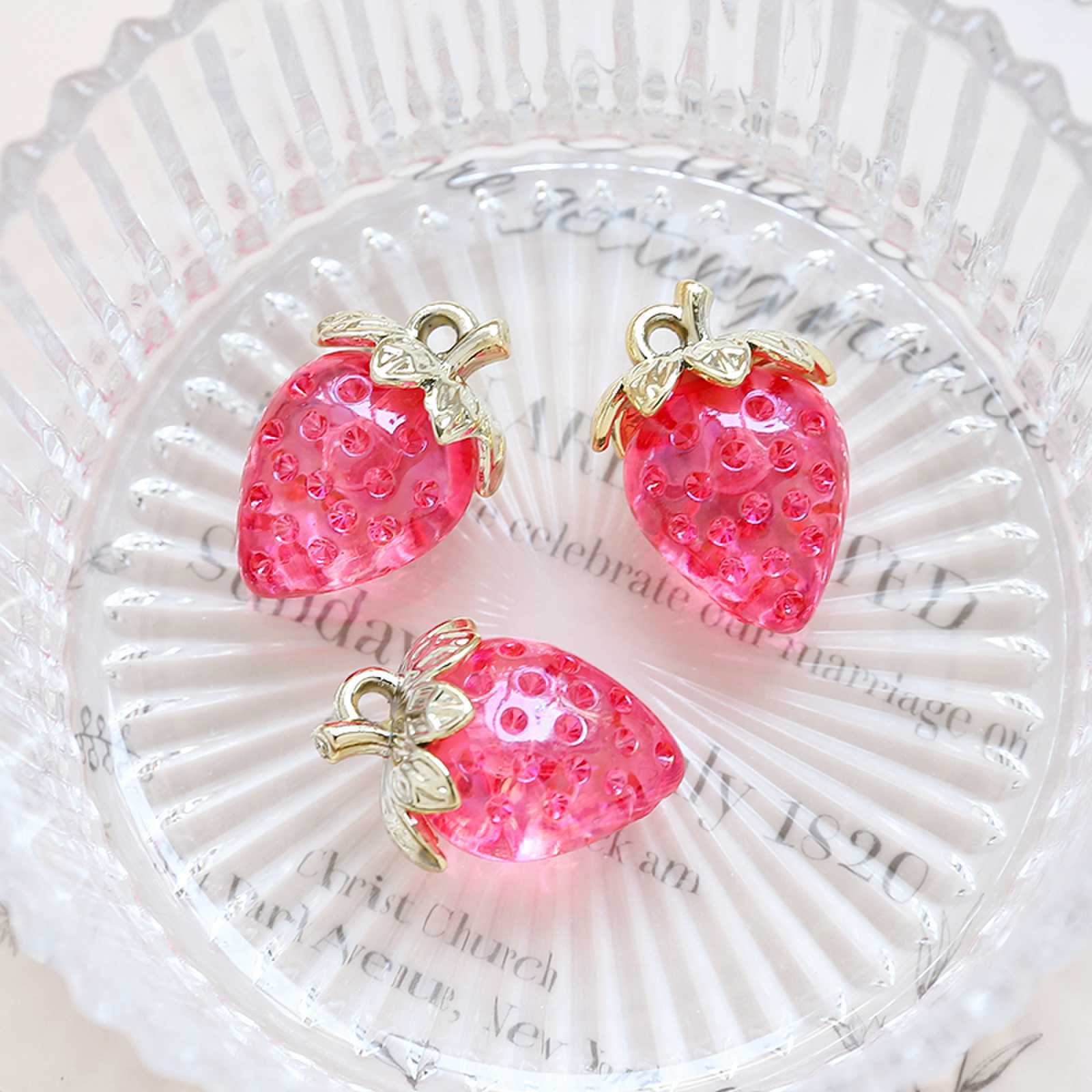 5g Weight Pendant Jewelry Making Type DIY Jewelry Accessories Classification 1 Piece Quantity Artificial Crystal Material Strawberry Pattern Sweet Style 1 Piece Arylic Artificial Crystal Strawberry Pendant 7