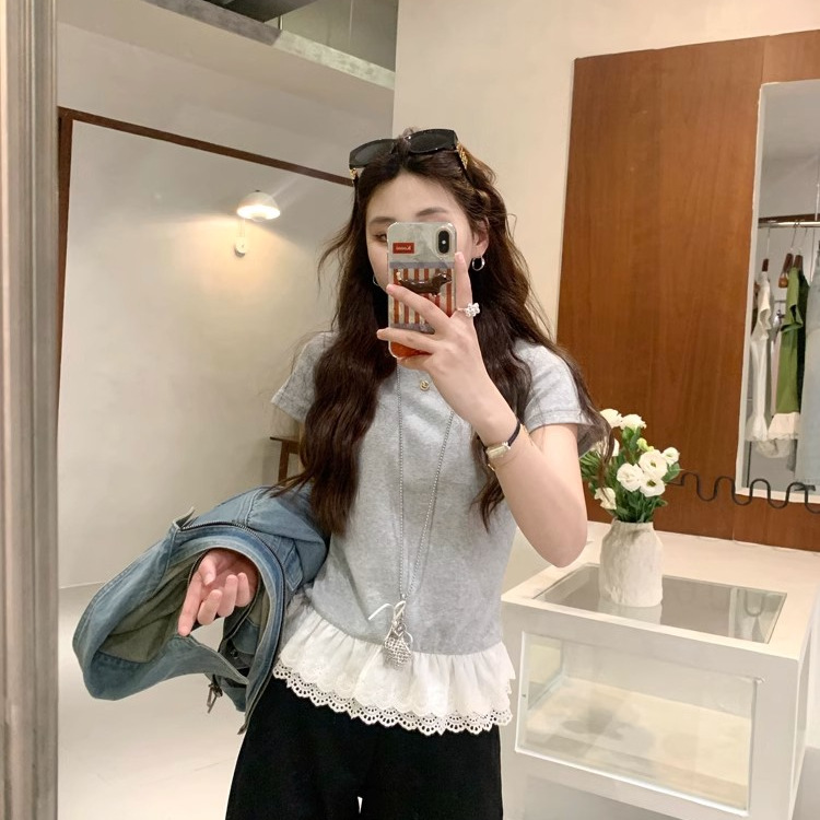 撞色蕾丝拼接圆领短袖打底衫2025夏t恤女小众设计感小众修身上衣