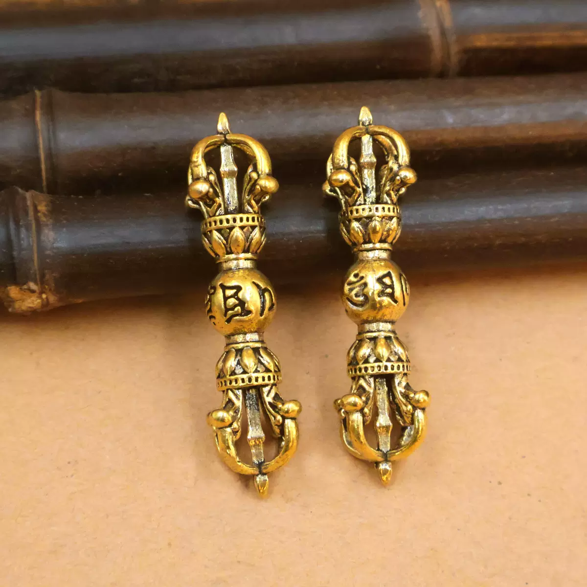 黄铜六字真言金刚杵钥匙扣挂件 男女汽车钥匙包包吊坠 藏式装饰品