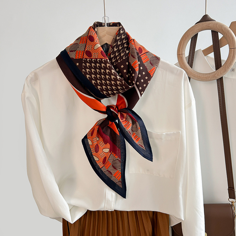 Personalidad retro, diseño creativo, toalla paralela de seda de simulación, bufanda de seda de sensación de lana a juego para damas de primavera y verano