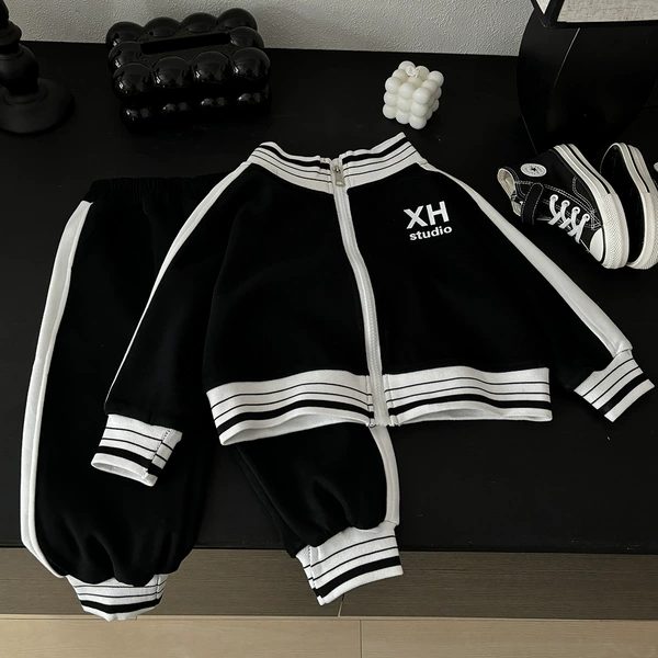 C207 Contrast Color Sports Set-Black and White