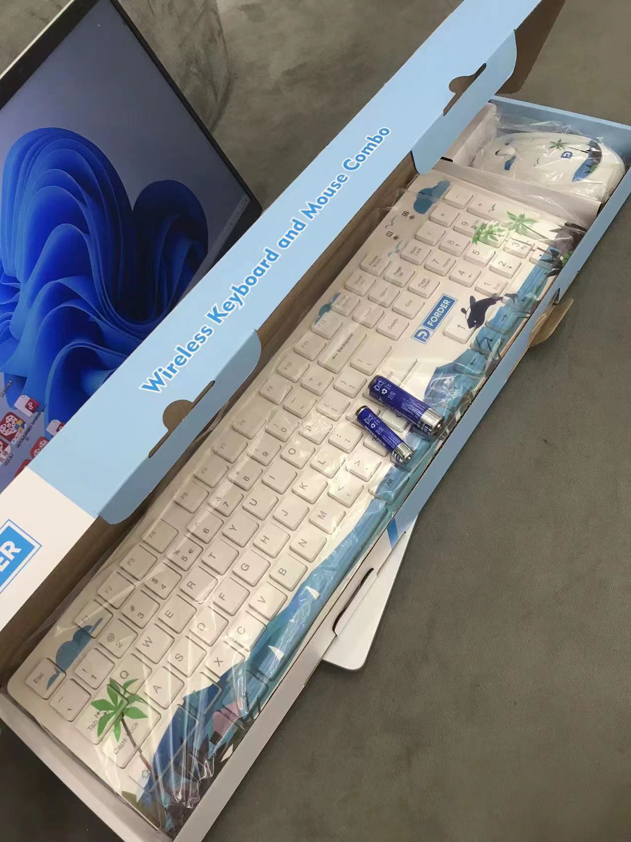 Set tastiera e mouse wireless design cartoon per ragazze_voghion.com