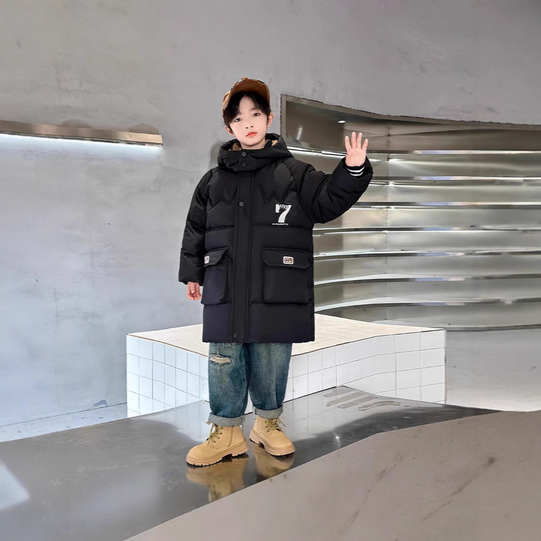 Chaqueta acolchada de invierno para niños de longitud media 2024 nueva chaqueta acolchada de plumón para niños chaqueta acolchada para niños de tamaño mediano