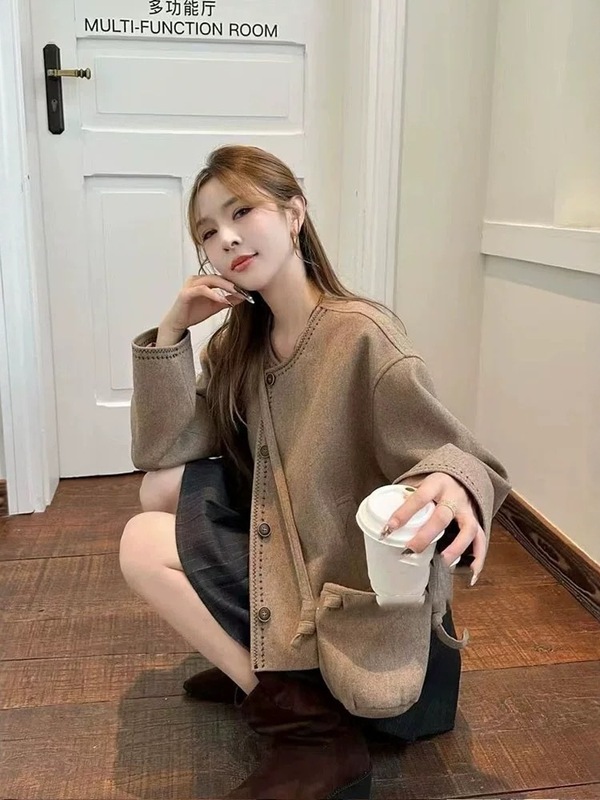 爆款小香风短款毛呢外套女2025新款秋冬小个子圆领明线配包包上衣|undefined