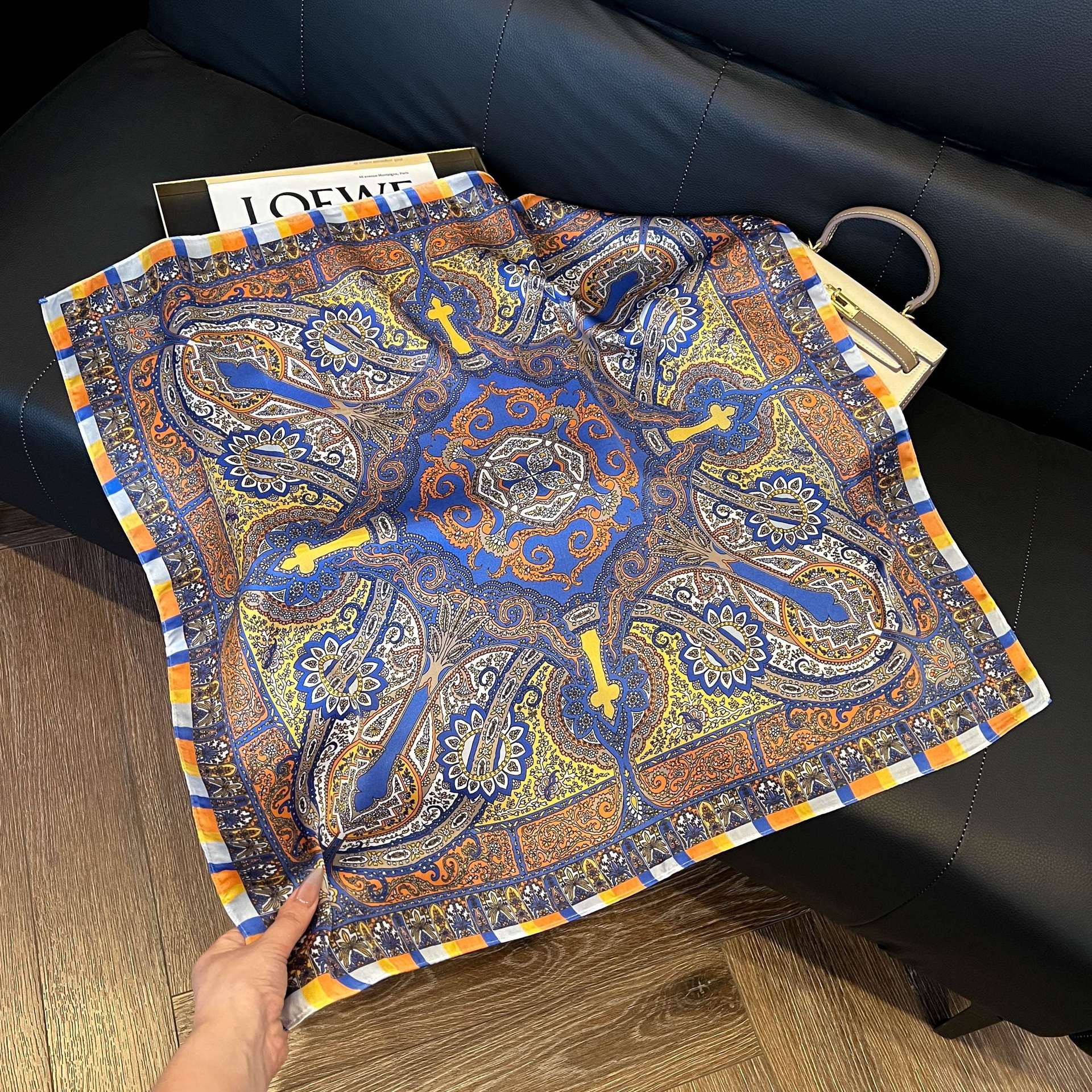 Transfronterizos nuevos bufandas de seda azul de alto nivel de seda cuadrada de simulación bufandas de moda de decoración de moda de combinación bolsa correa de pelo bufandas profesionales