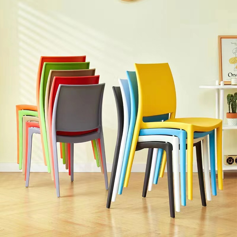 Silla de comedor para adultos de estilo nórdico con respaldo alto, adecuada para uso doméstico, ocio, silla de plástico gruesa y apilable.