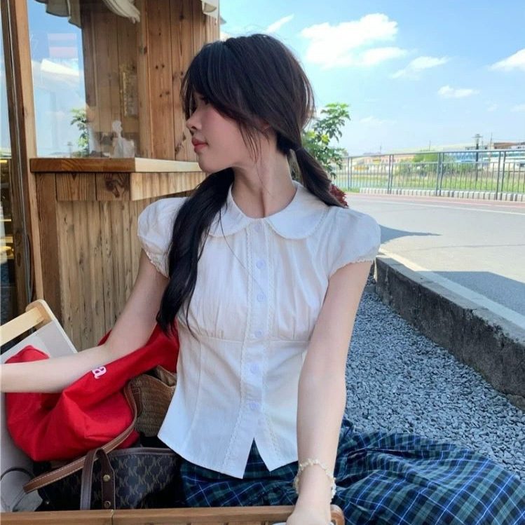 Sweet White Lace Doll Collar Shirt for Women, Summer Gentle Style Petite Short-Sleeve Shirt, Age-Reducing Waist-Cinching Top