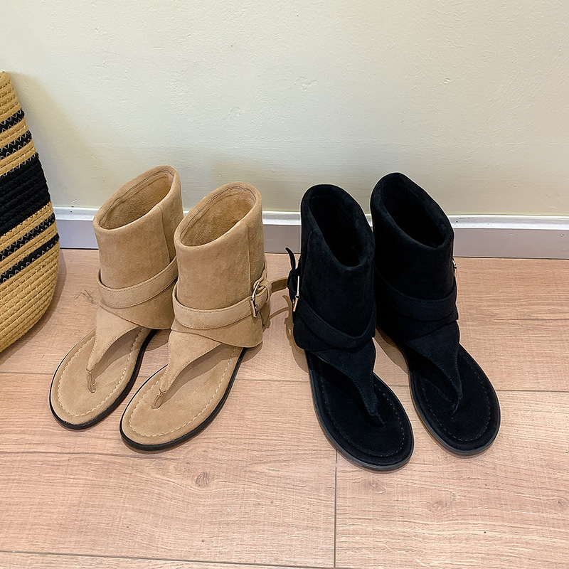 Sandalias de pinza de jeringa de aumento interior de moda para mujer 2025 nuevo verano moda chica pantalones pantalones sandalias romanas de tubo corto