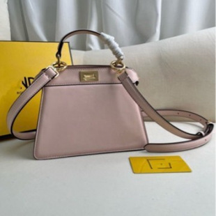 ��ɫС̖F������б�����Ƥ�����L�߶�Ůʿ��