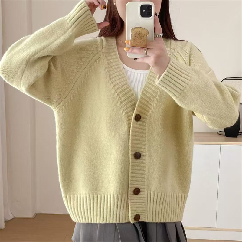 Korean-style solid color V-neck knitted cardigan for women, autumn and winter casual loose soft sweater jacket outerwear women's clothing Korean-style solid color V-neck knitted cardigan for women, autumn and winter casual loose soft sweater jacket outerwear women's clothing