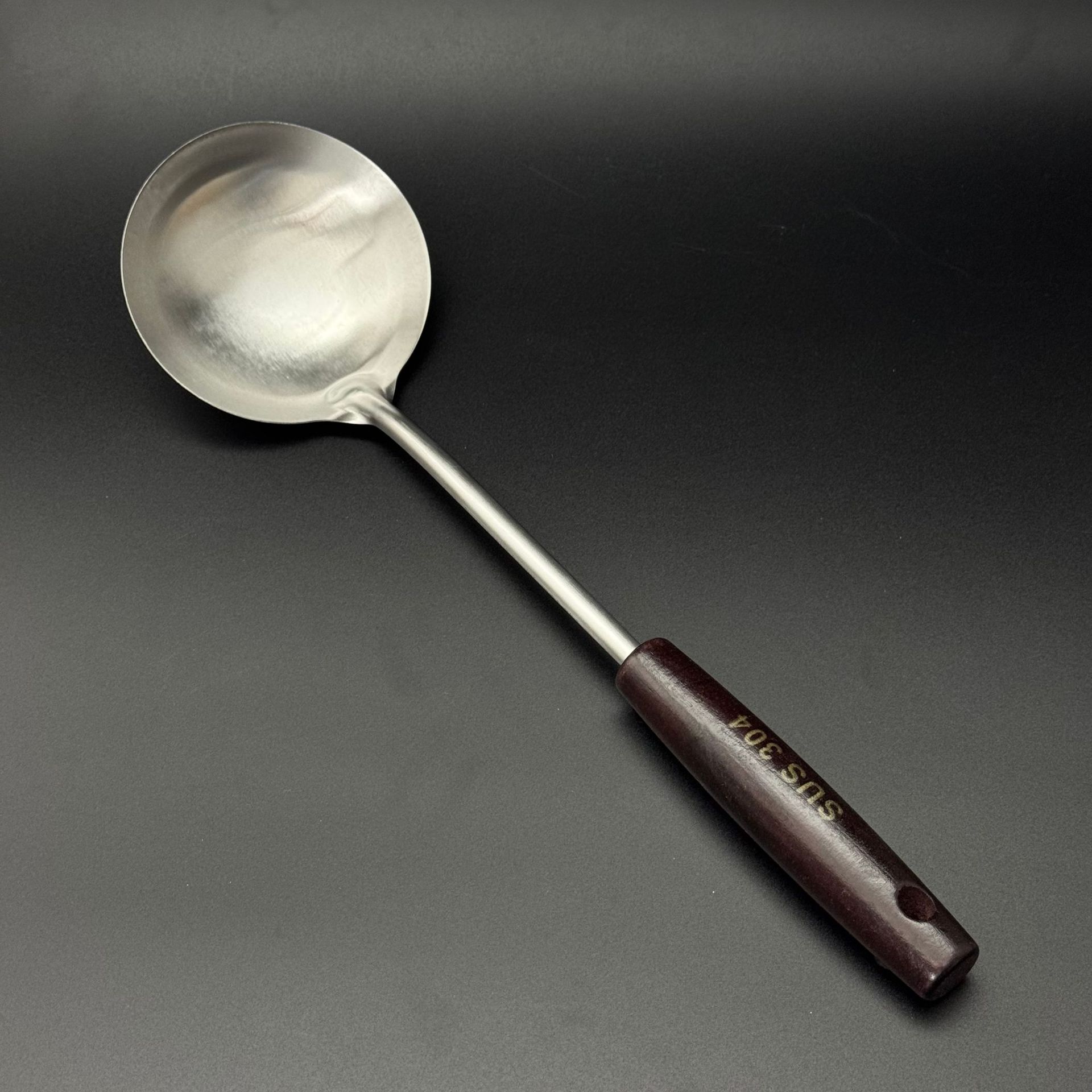 Espesar espátula de acero inoxidable cuchara de sopa pala de freír cocina casera pala de freír mango de madera cuchara de freír especial para chef