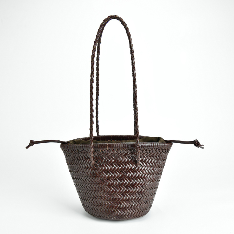 La misma bolsa de cuero de vaca tejida con capa de cabeza de la familia z, bolsos de hombro de cuero retro, bolsos de canasta de verduras hechas a mano de cuero, bolsos de playa de viaje, bolsos especiales